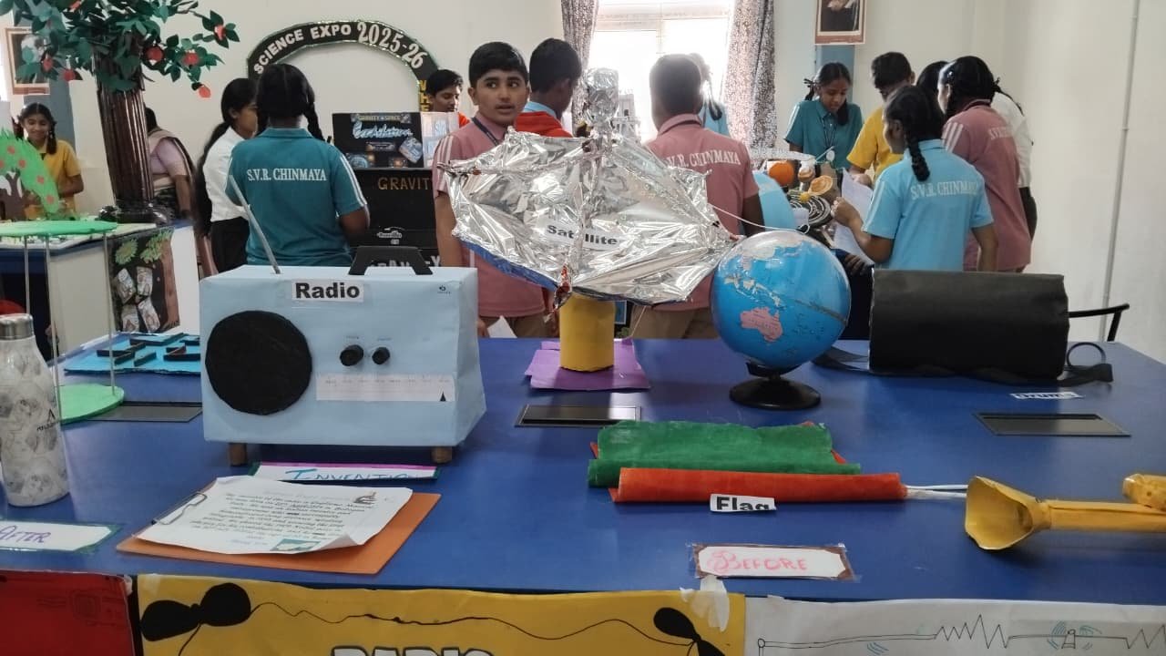 Robotics Model Display - Image 4